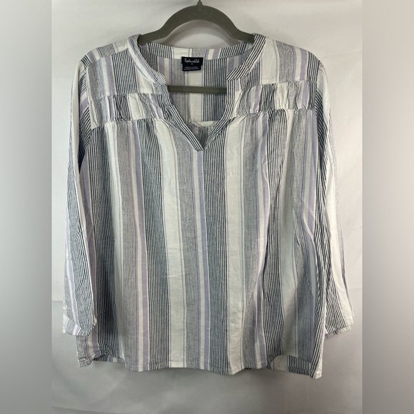 Splendid linen blend blouse. Grays and purples with smocking on the shoulders! - Picture 1 of 4